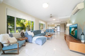 Whitsundays Ocean & Rainforest views Airlie Beach